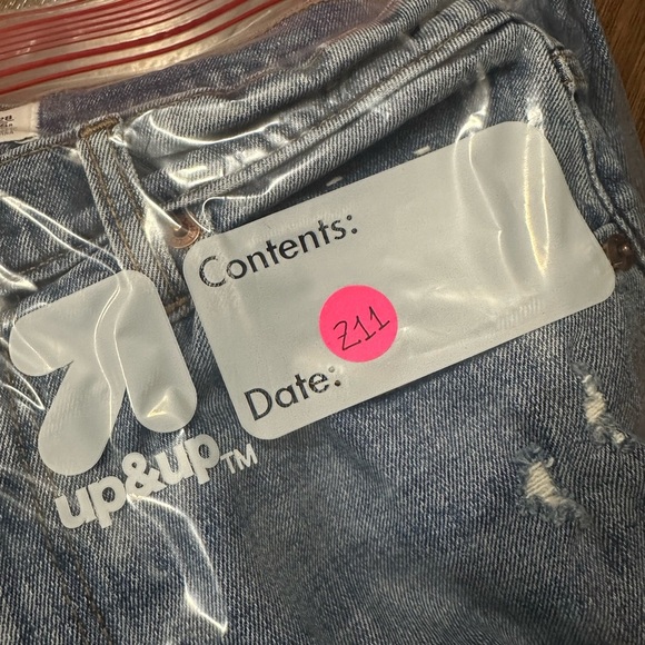 Abercrombie and fitch the ankle straight ultra high rise distressed size 28 or 6 - Picture 9 of 9